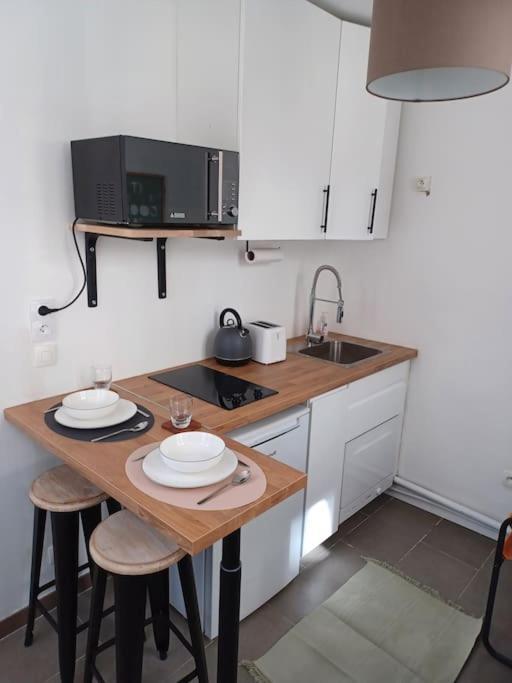 Tiny81 Cozy City Break Appartment Clichy Buitenkant foto